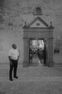 Retor en front l'esglesia